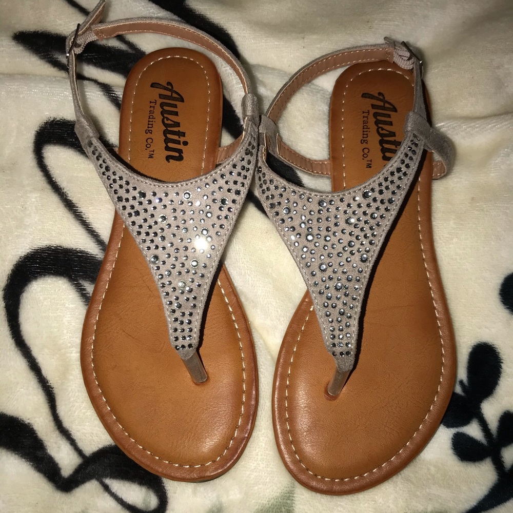 SANDALS WITH DIAMONDS:)